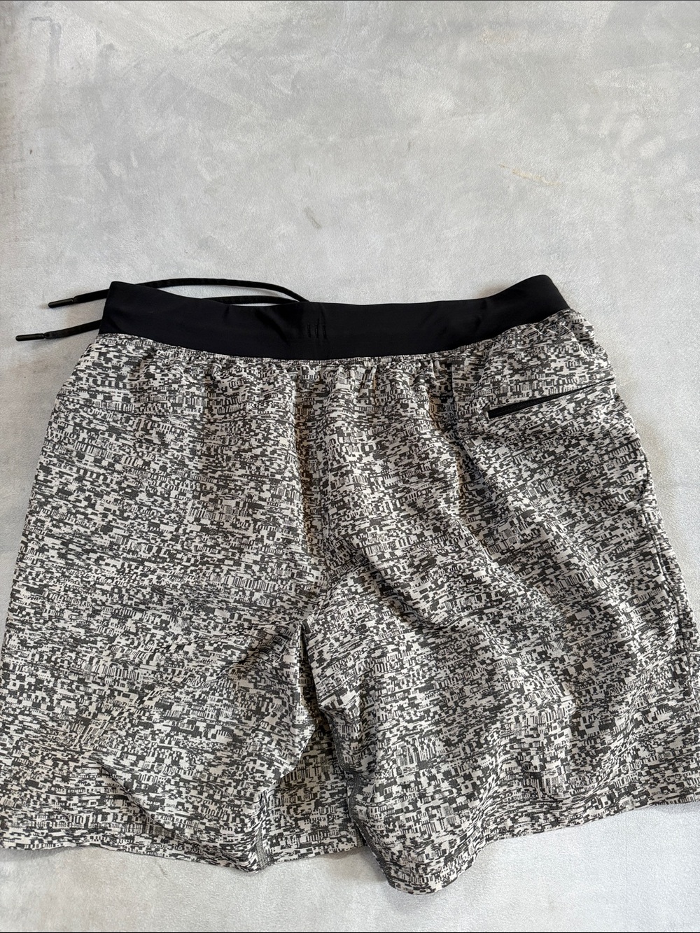 lululemon athletica Black & White Textured Athletic Shorts - Picture 2 of 2